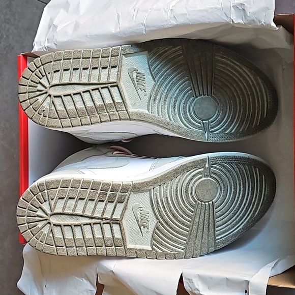 Jordan 1 Retro High OG Seafoam - Size 8W - Picture 4 of 6